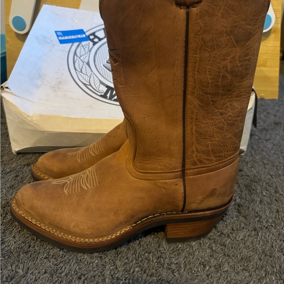 Hathorn boots made by whites boots. The boots are new never worn. - Picture 2 of 7